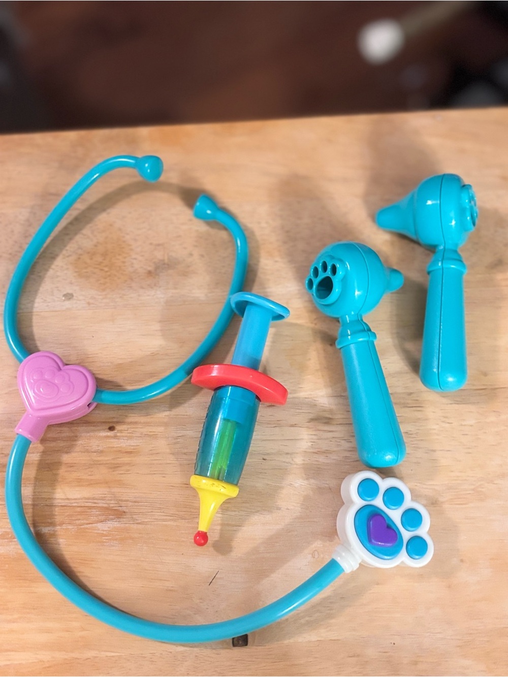Kids Pretend Play Doctor
Medical Kit Set w/ Stethoscope Syringe
Otoscope Tools